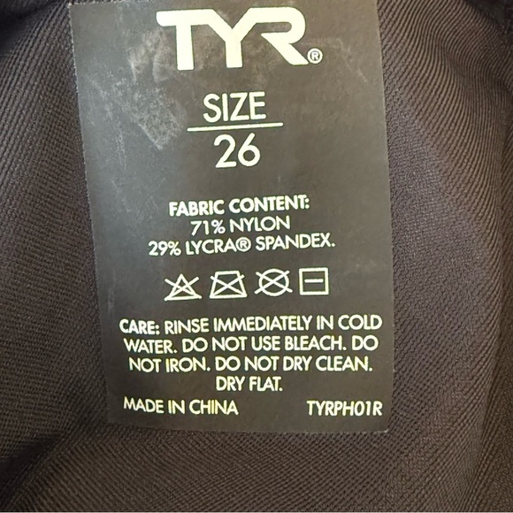 TYR Thresher Baja Open Back Tech Swimsuit Size 28, 26 In Black - Picture 8 of 13